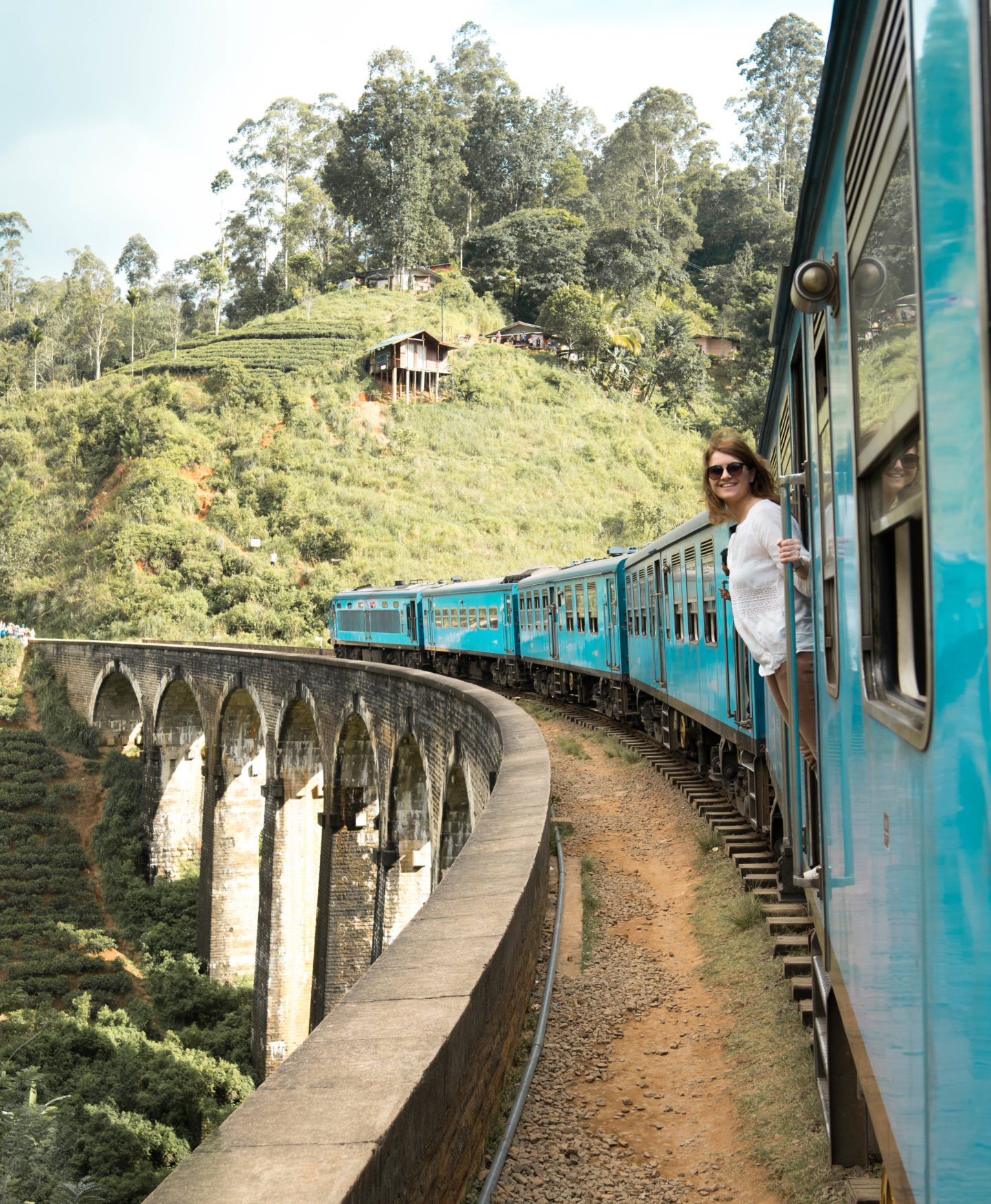 Around Sri Lanka by train crossing Nine Arches bridge