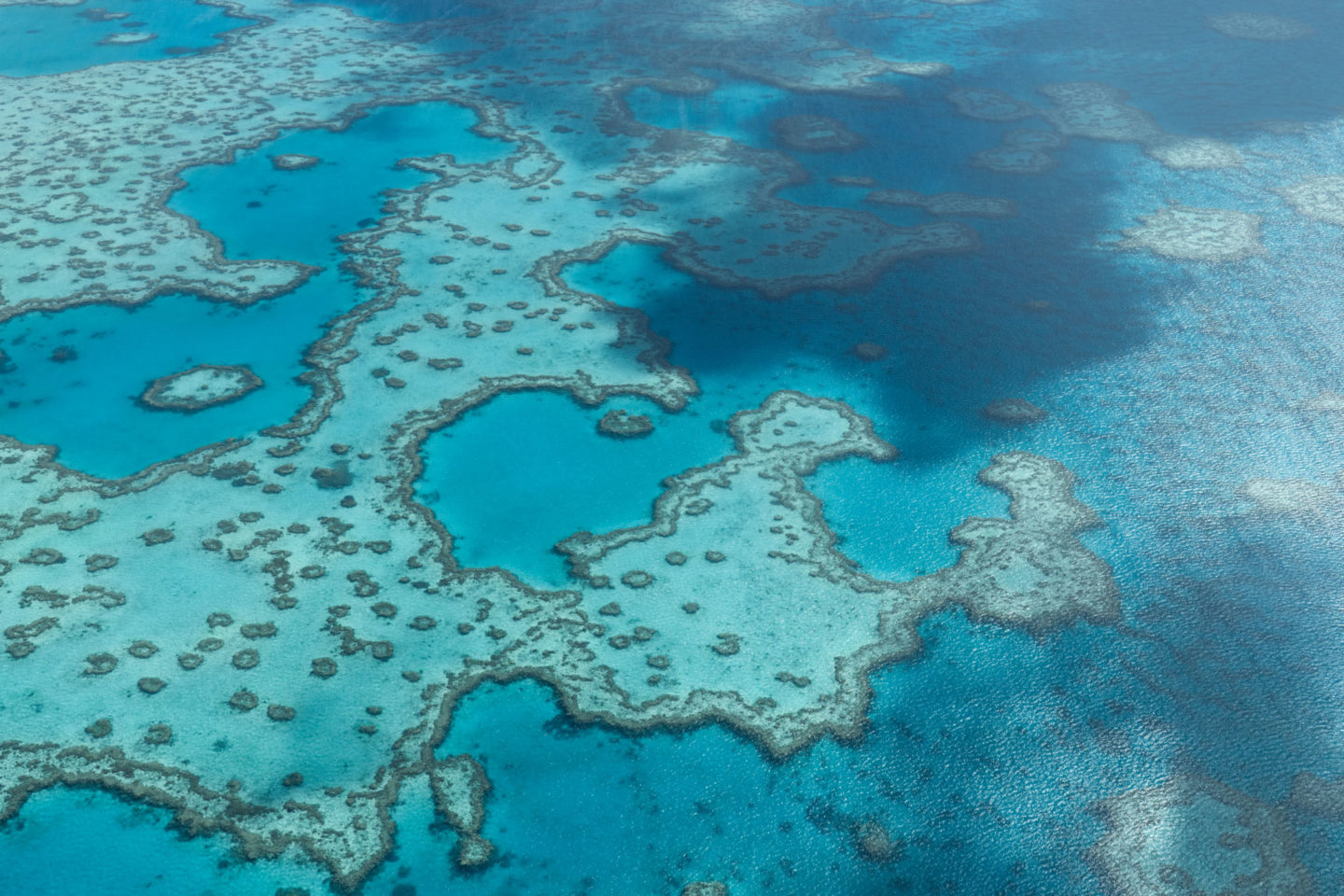 Flying and landing on the Great Barrier Reef and Whitsunday Islands - Flight